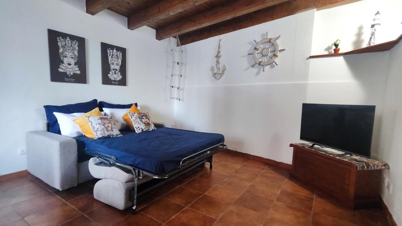 Porto Centro Storico Wi-fi&self Check-in Apartment Castellammare del Golfo
